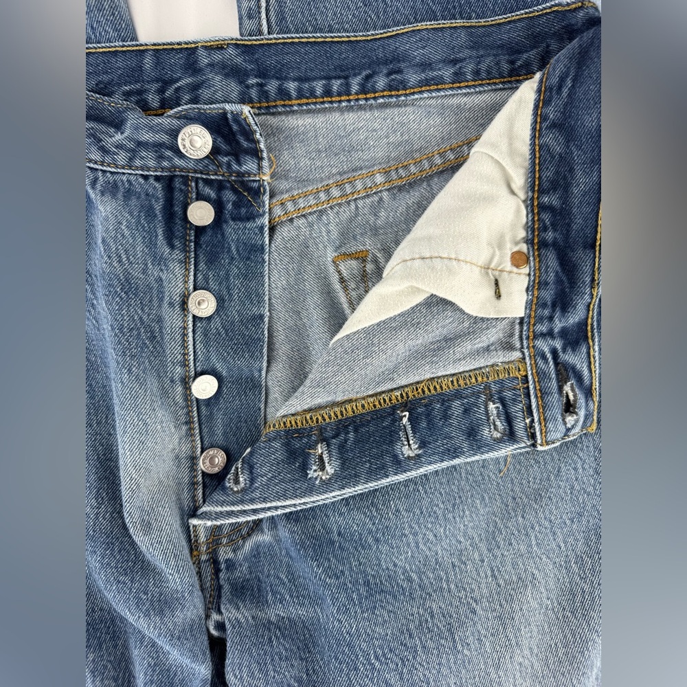 Levi 501 5 Button Fly Distressed Denim Jeans - Picture 4 of 11